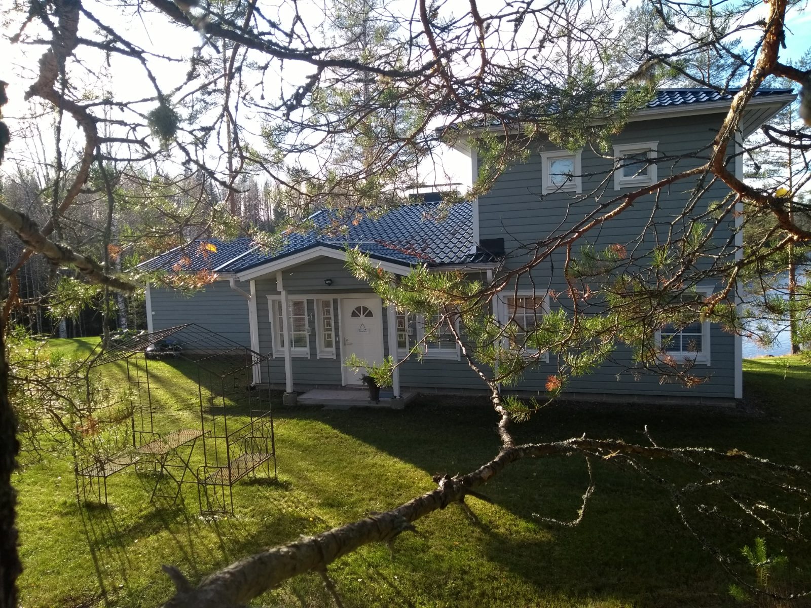 Onnela - mökki rantasaunalla 