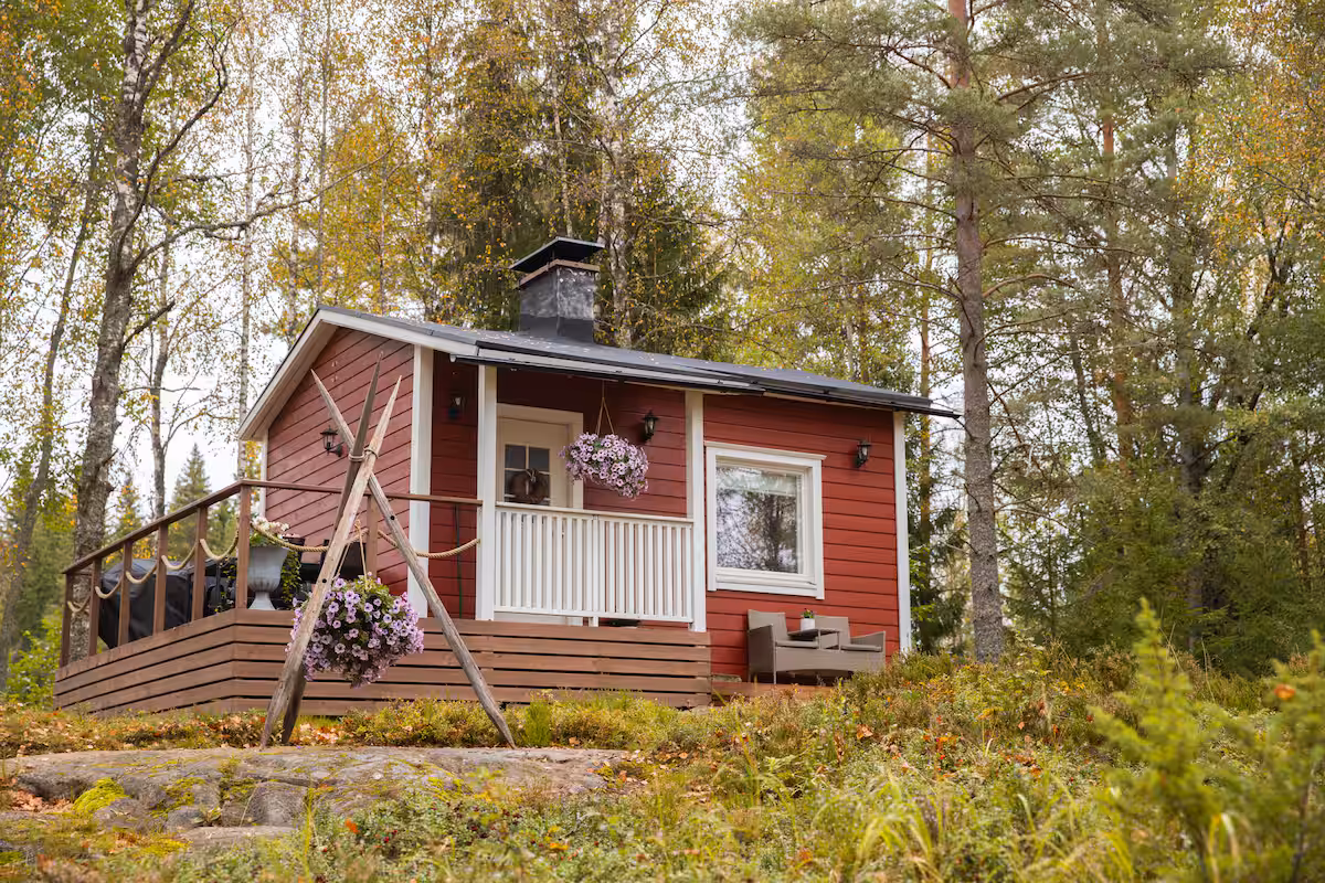 Tuuliniemi - Kaunis mökki ja sauna järven rannalla
